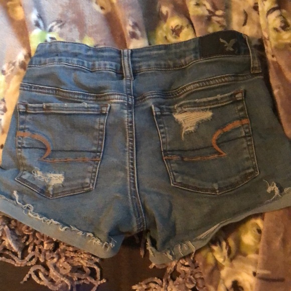 American Eagle Shorts, size 4. - Picture 2 of 3